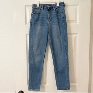American Eagle High Rise Mom Jean